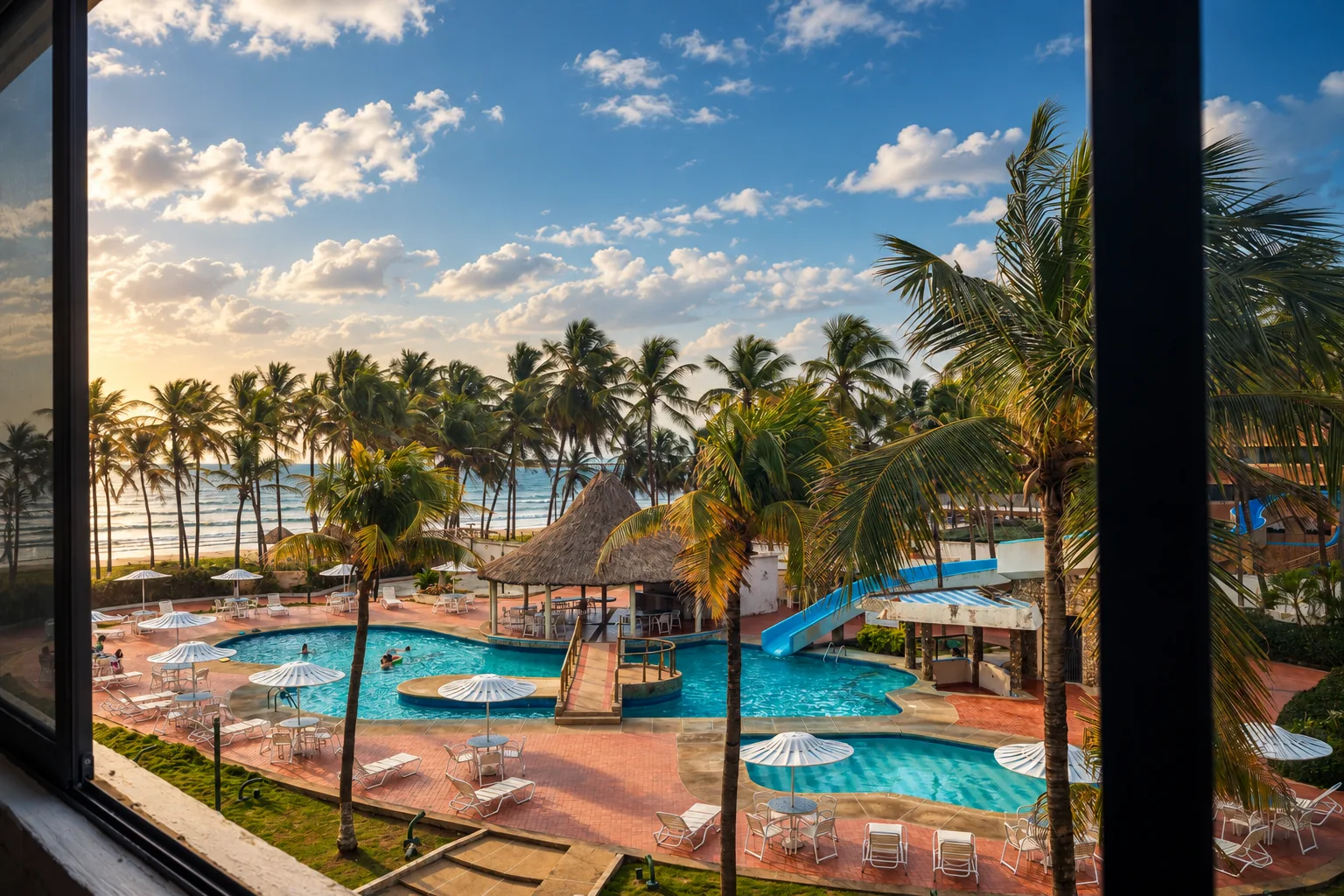Piscinas y jardines de Nautilus Park en Tucacas